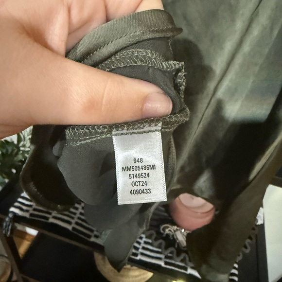 Melrose and Market Green Ruffled Asymmetrical Camisole size small - Picture 5 of 5